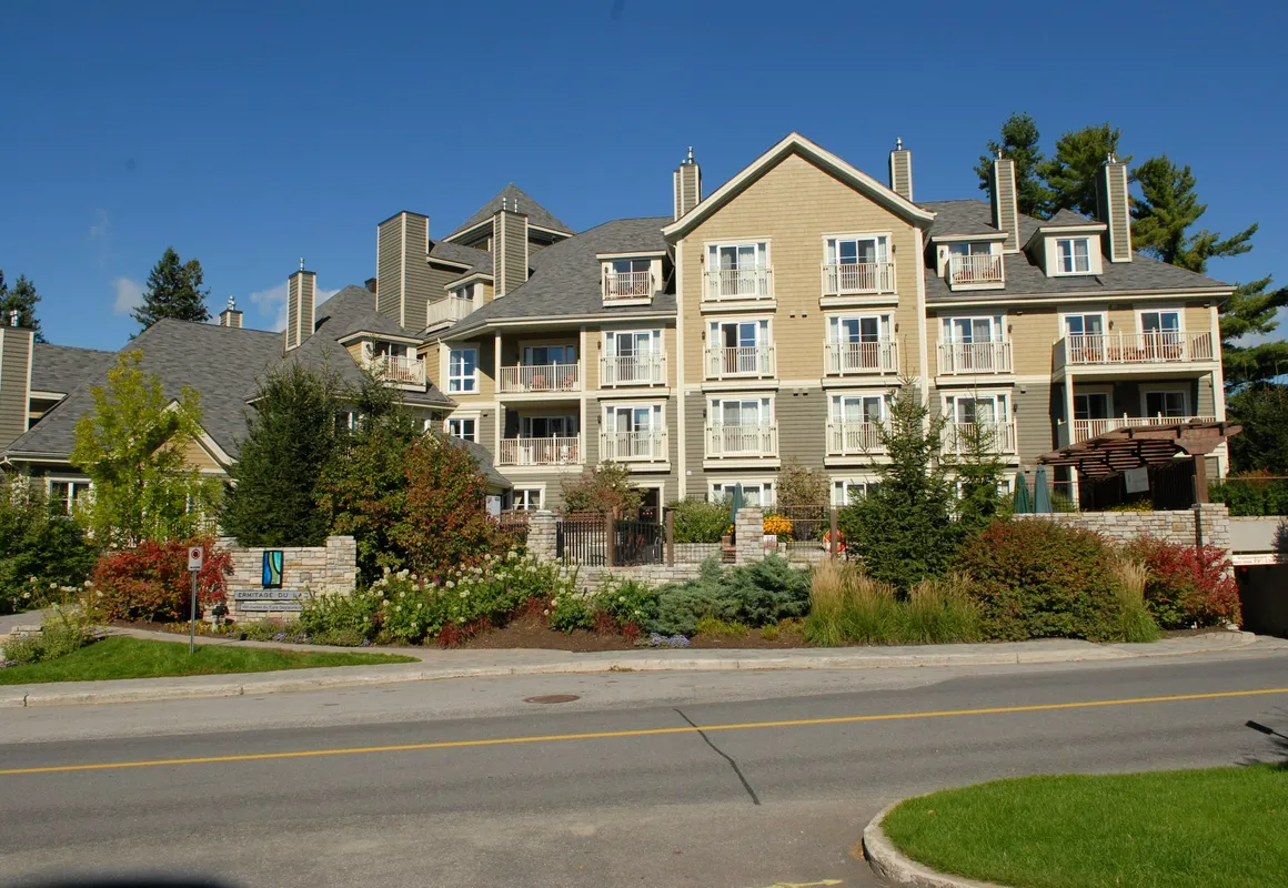 Ermitage du Lac - Les Suites Tremblant hotel hero