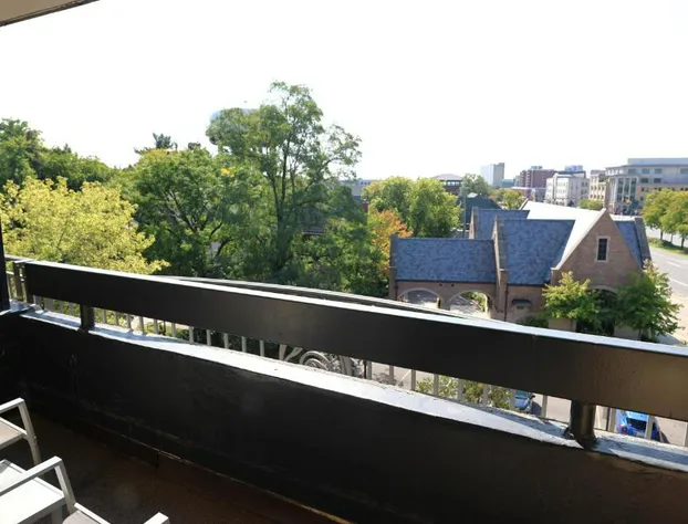 Holiday Inn Express Detroit-Birmingham by IHG hotel detail image 2