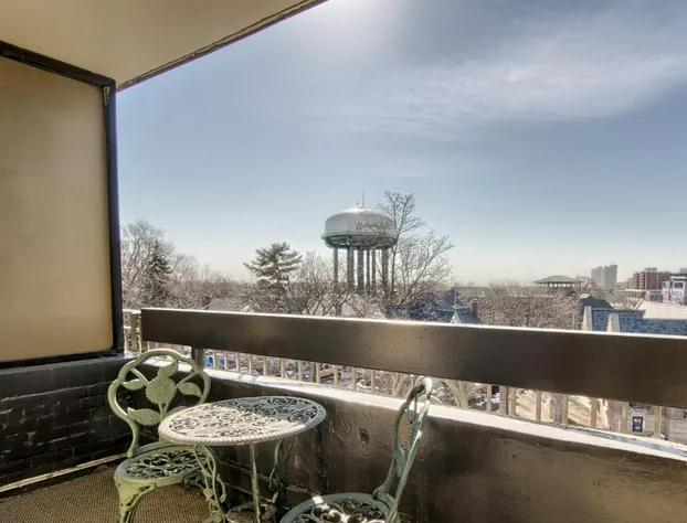 Holiday Inn Express Detroit-Birmingham by IHG hotel detail image 3