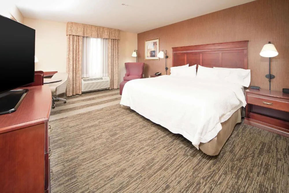 Hampton Inn & Suites Greensburg hotel hero