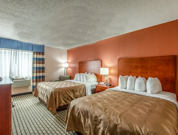 Country Inn & Suites by Radisson, Muskegon, MI hotel detail image 3