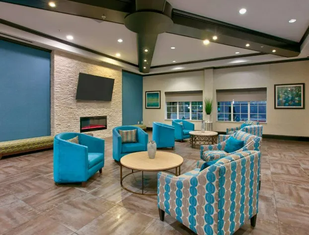 La Quinta Inn & Suites by Wyndham Dallas Grand Prairie South hotel detail image 3