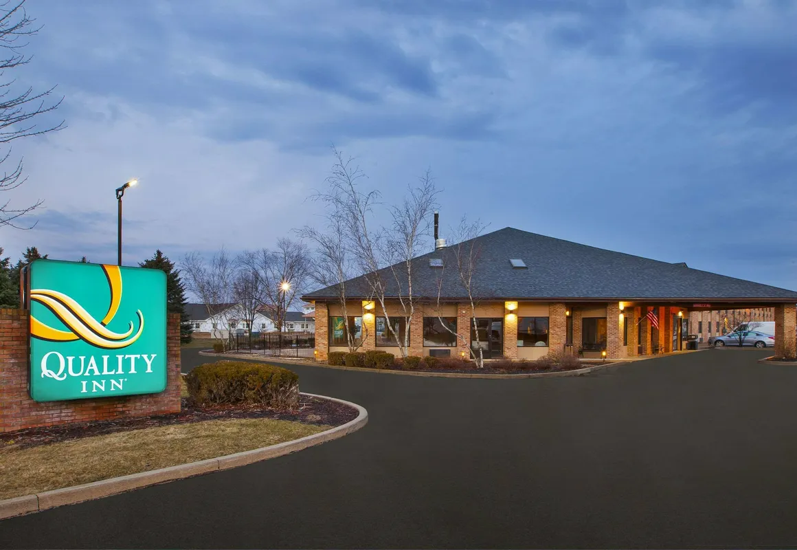 Quality Inn Marshall near I-69 hotel hero