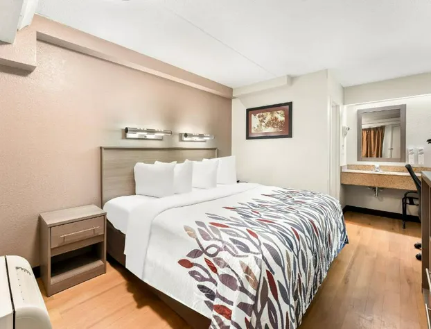 Red Roof Inn Allentown Airport hotel detail image 4