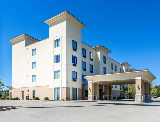 Comfort Inn & Suites Madisonville hotel detail image 1