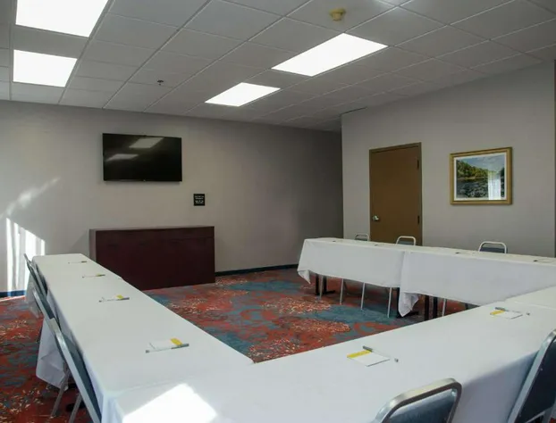 Hampton Inn Summersville hotel detail image 1