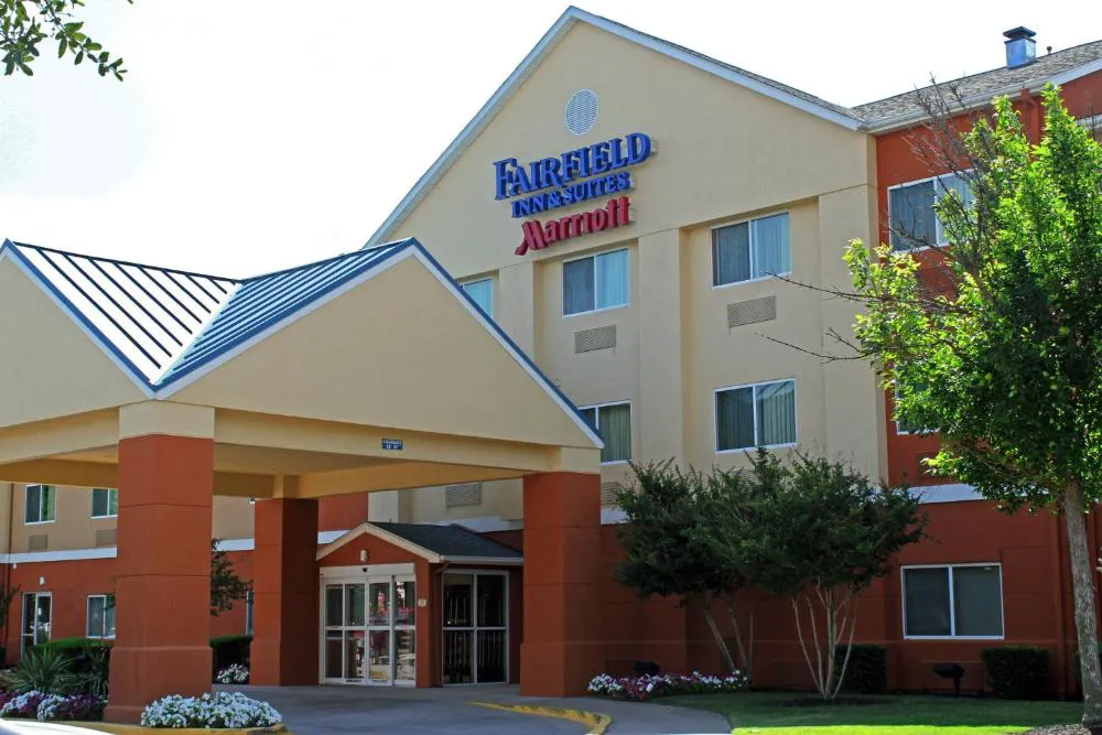 Fairfield Inn & Suites Dallas Park Central hotel hero