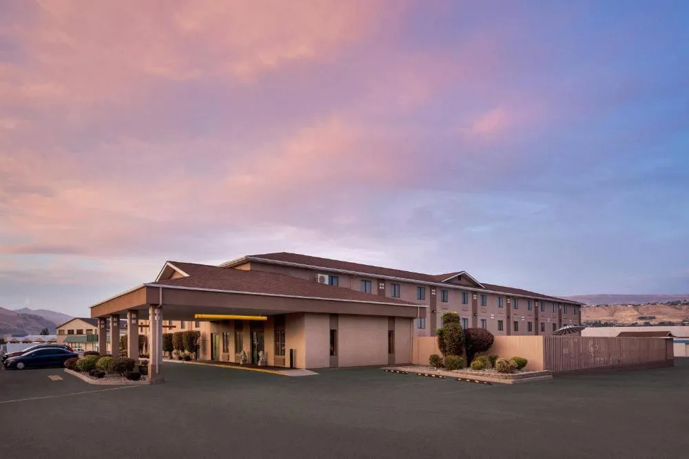 Quality Inn Wenatchee/Leavenworth hotel hero
