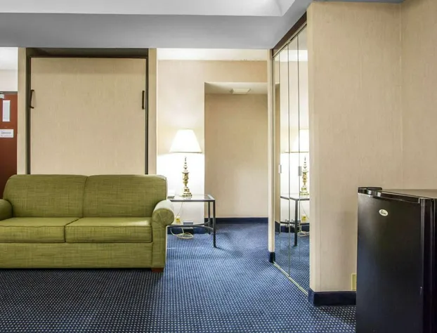 Quality Inn Schaumburg - Chicago near the Mall hotel detail image 4