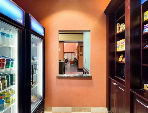 Hampton Inn & Suites Mission hotel detail image 2