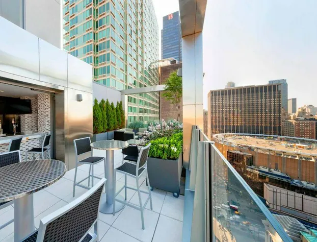 Fairfield Inn & Suites New York Midtown Manhattan/Penn Station hotel detail image 1