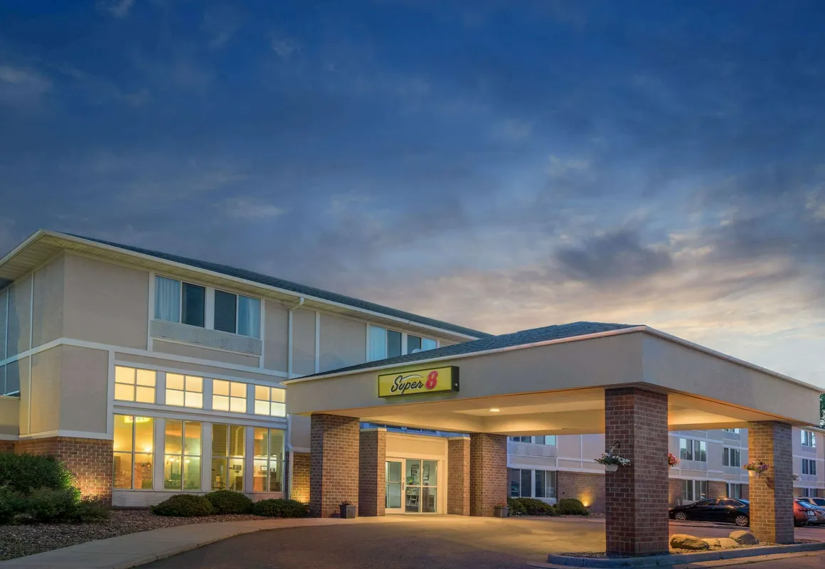 Super 8 by Wyndham Menomonie WI hotel hero