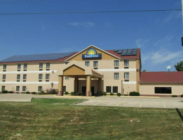 Days Inn by Wyndham Jefferson City hotel detail image 1