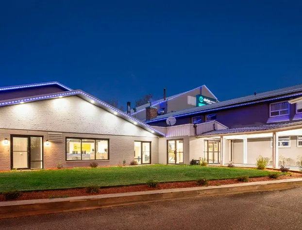 Clarion Pointe hotel detail image 3