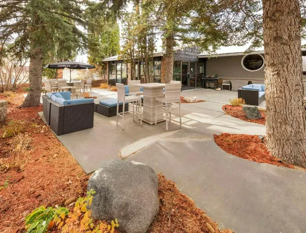 Clarion Pointe hotel detail image 4