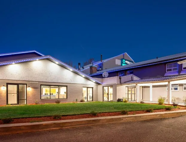 Clarion Pointe hotel detail image 2