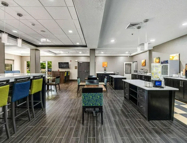 Comfort Inn & Suites Logan Near University hotel detail image 4