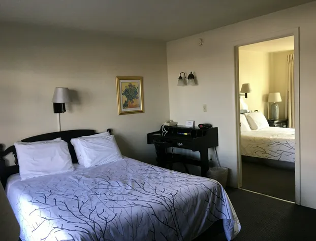 Continental Inn hotel detail image 4