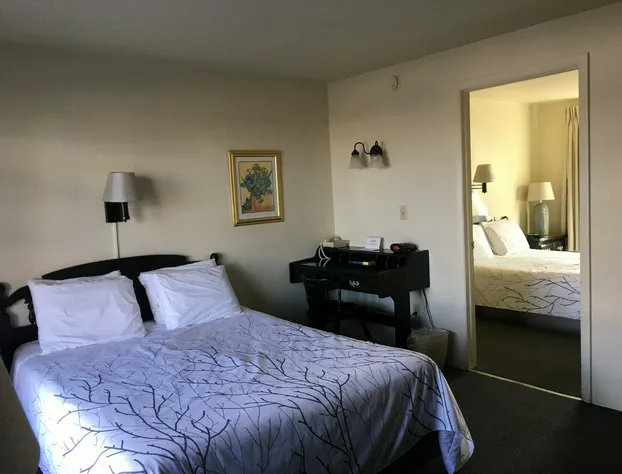 Continental Inn hotel detail image 4