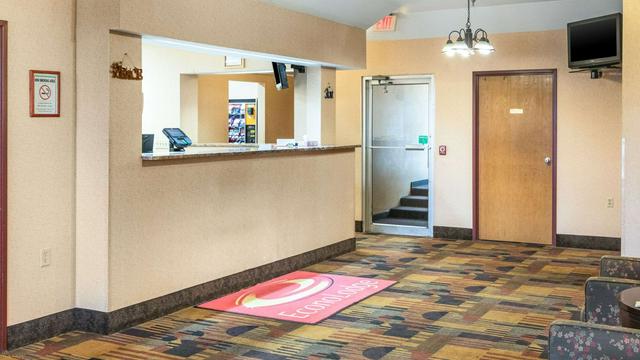 Econo Lodge Kent - Akron West hotel detail image 3