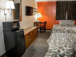 Econo Lodge Kent - Akron West hotel detail image 1