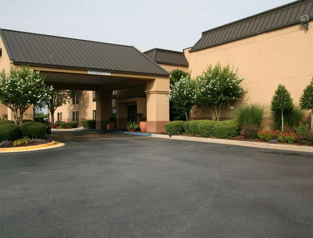 Hampton Inn Perry hotel detail image 1