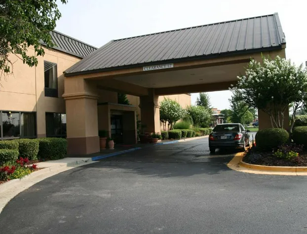 Hampton Inn Perry hotel detail image 1