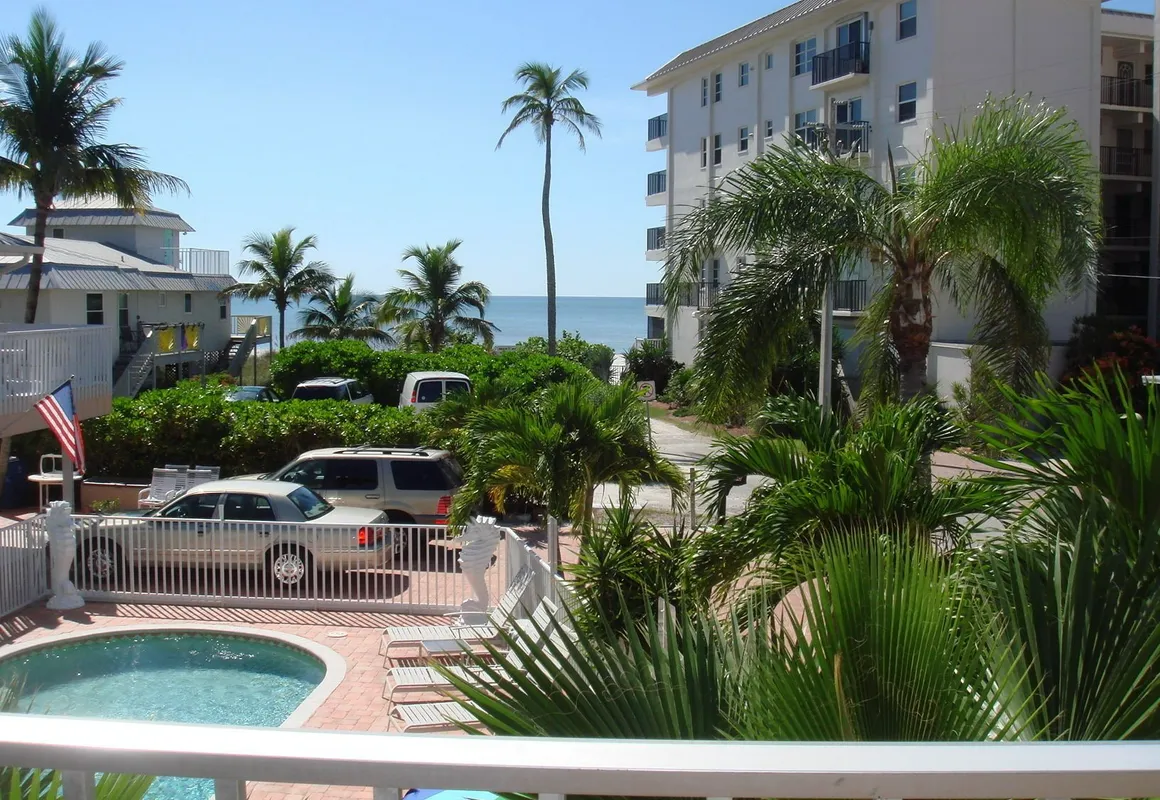 Beach Shell Inn hotel hero