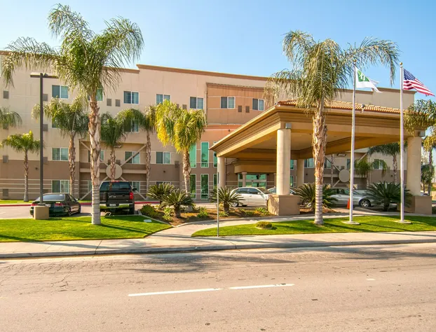Holiday Inn Express and Suites Bakersfield Central by IHG hotel detail image 2