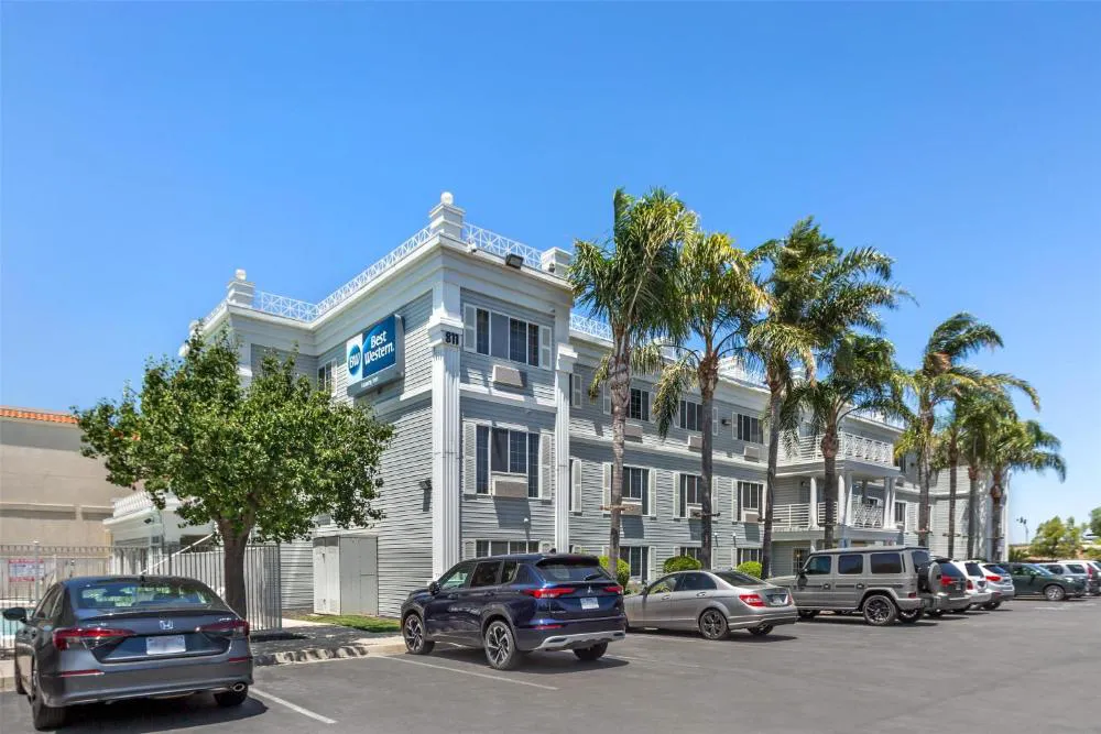 Best Western Luxury Inn hotel hero