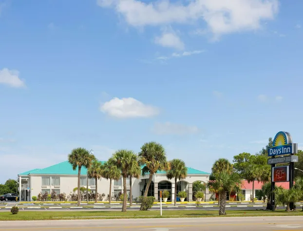 Days Inn & Suites by Wyndham Fort Pierce Midtown hotel detail image 2