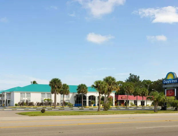 Days Inn & Suites by Wyndham Fort Pierce Midtown hotel detail image 3