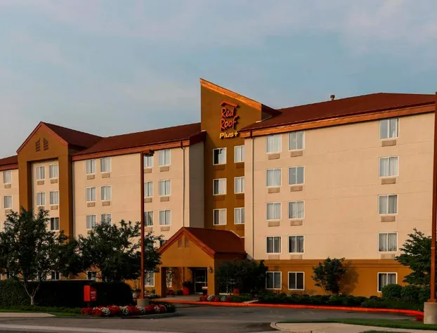 Red Roof Inn PLUS+ Long Island - Garden City hotel detail image 2