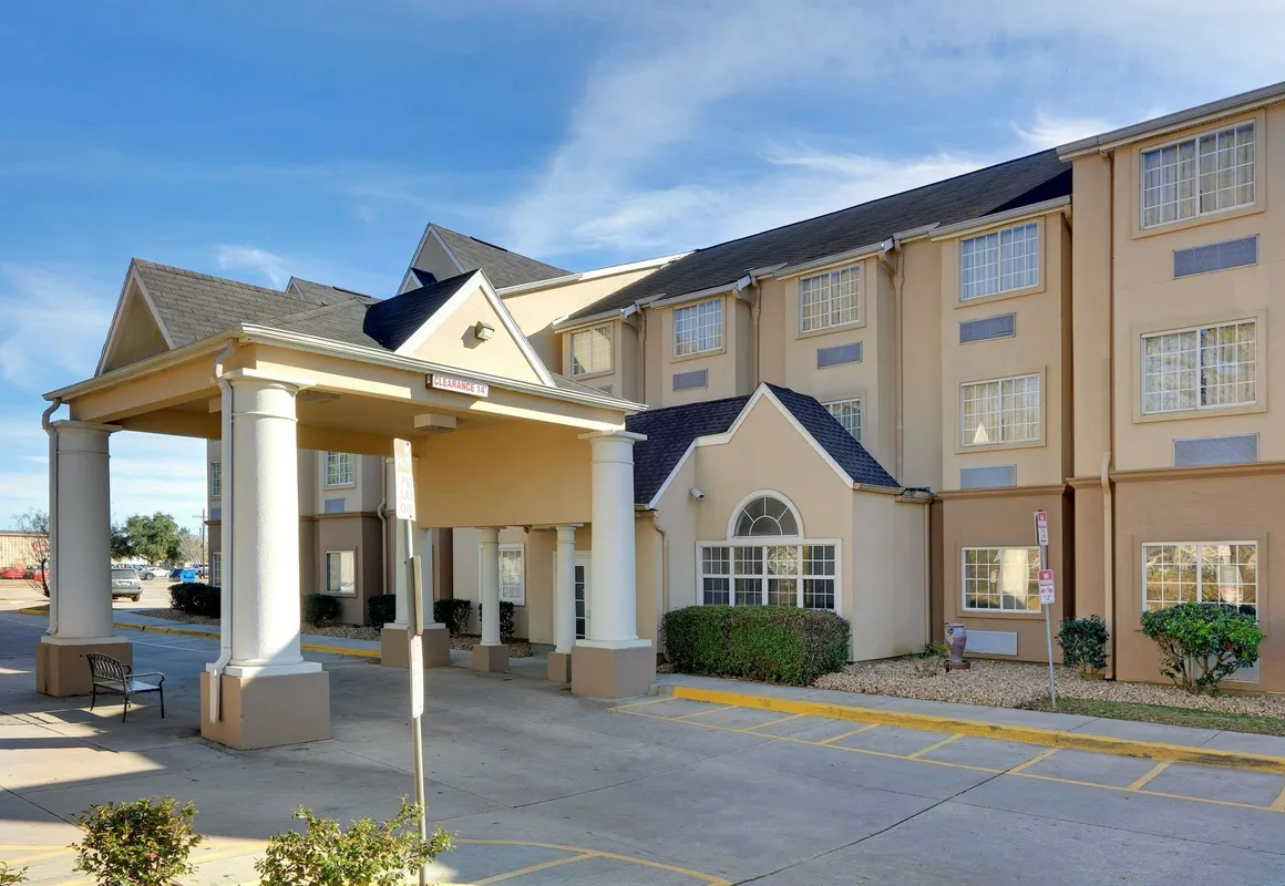 Microtel Inn & Suites by Wyndham Scott/Lafayette hotel hero