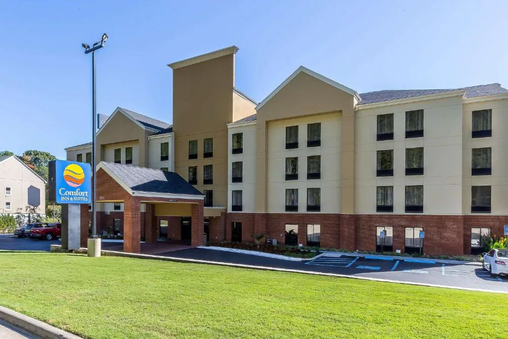 Comfort Inn & Suites Dalton West hotel hero