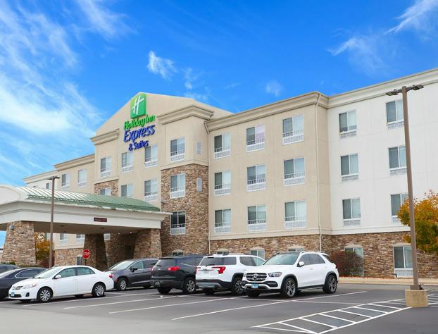 Holiday Inn Express & Suites Waukegan by IHG hotel detail image 1