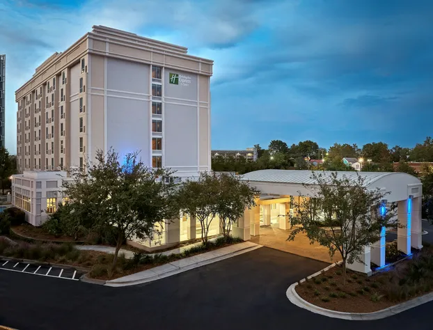 Holiday Inn Express & Suites Charleston Dwtn - Westedge by IHG hotel detail image 1