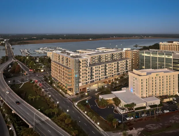 Holiday Inn Express & Suites Charleston Dwtn - Westedge by IHG hotel detail image 2