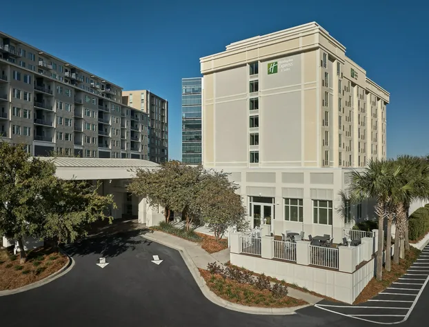 Holiday Inn Express & Suites Charleston Dwtn - Westedge by IHG hotel detail image 4