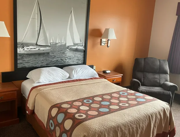 Super 8 by Wyndham Salina hotel detail image 4