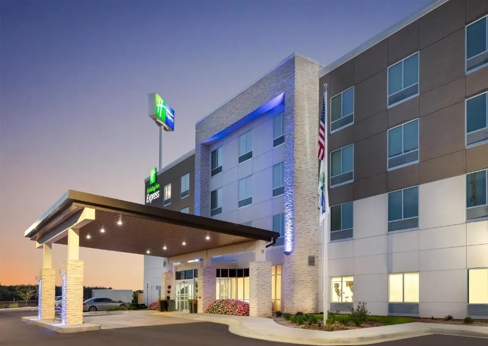 Holiday Inn Express Calhoun South by IHG hotel hero