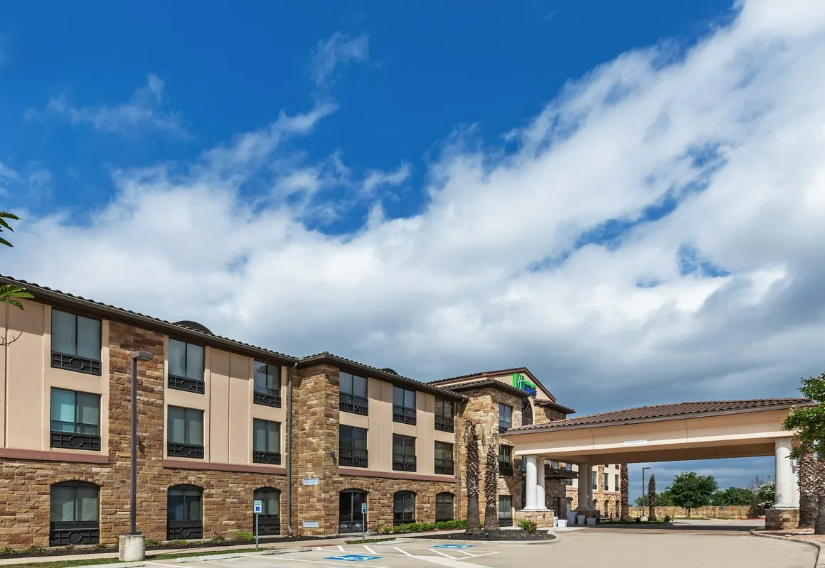 Holiday Inn Express & Suites Austin NW - Lakeway by IHG hotel hero