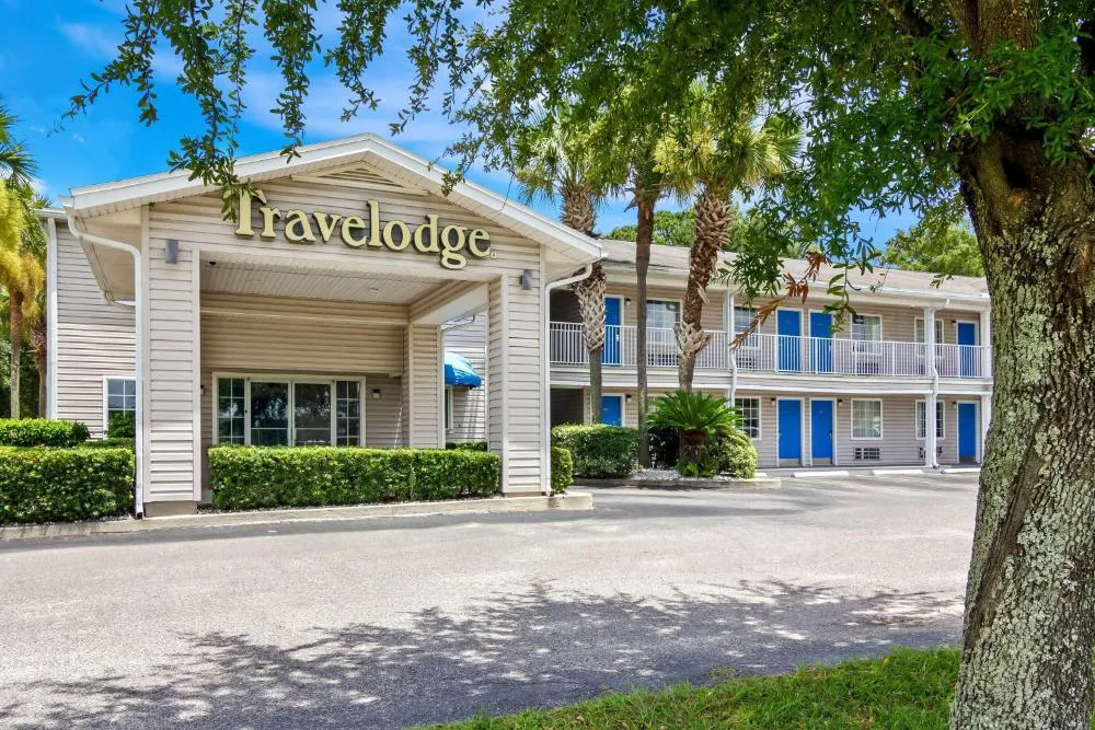 Travelodge Suites by Wyndham MacClenny/I-10 hotel hero