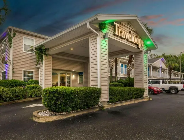 Travelodge Suites by Wyndham MacClenny hotel detail image 1