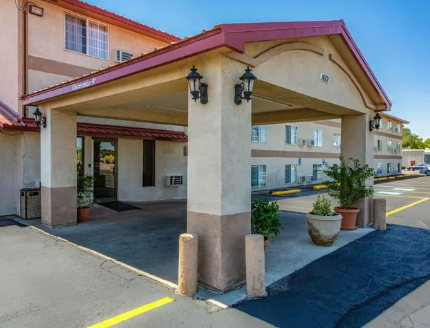 Rodeway Inn Farmington hotel detail image 2