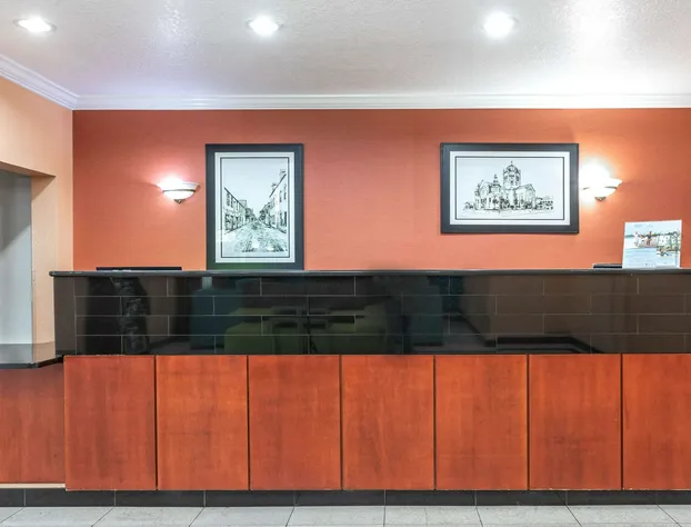 La Quinta Inn & Suites by Wyndham St. Augustine hotel detail image 3