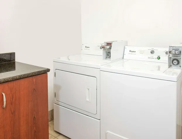 La Quinta Inn & Suites by Wyndham St. Augustine hotel detail image 4