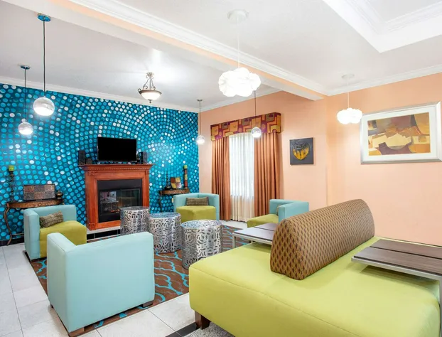 La Quinta Inn & Suites by Wyndham St. Augustine hotel detail image 2