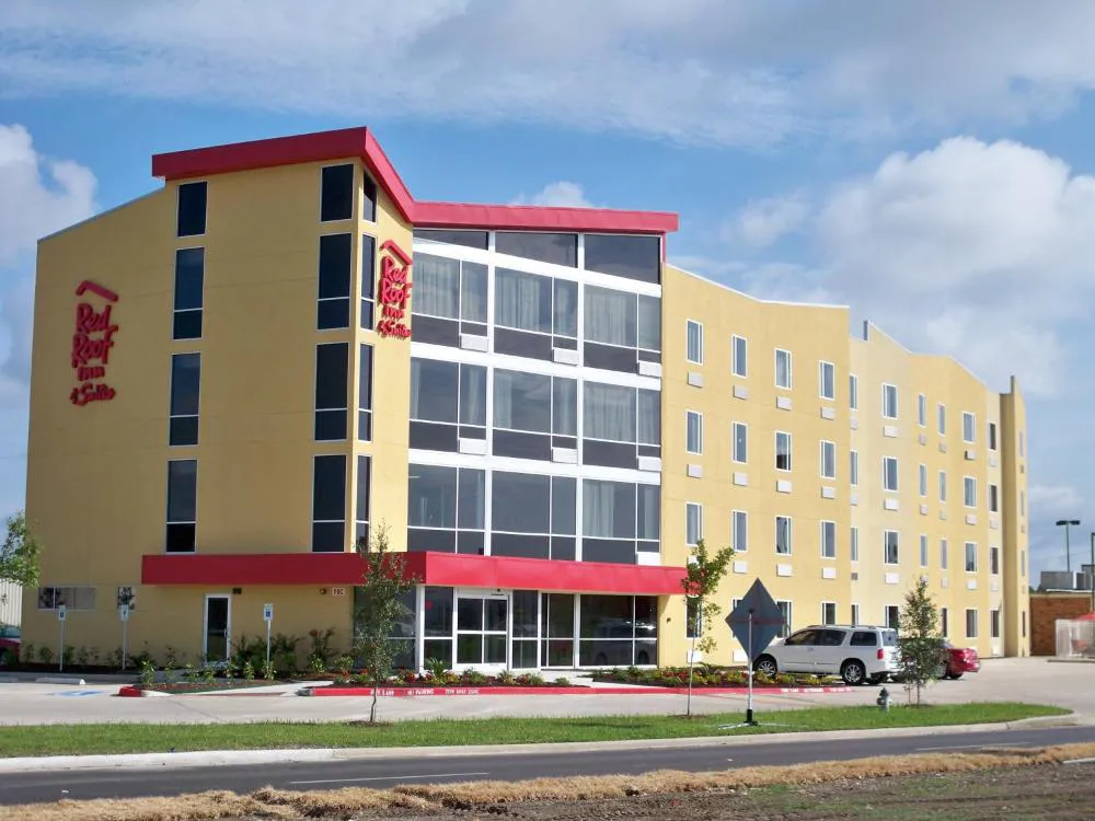 Red Roof Inn & Suites Beaumont hotel hero