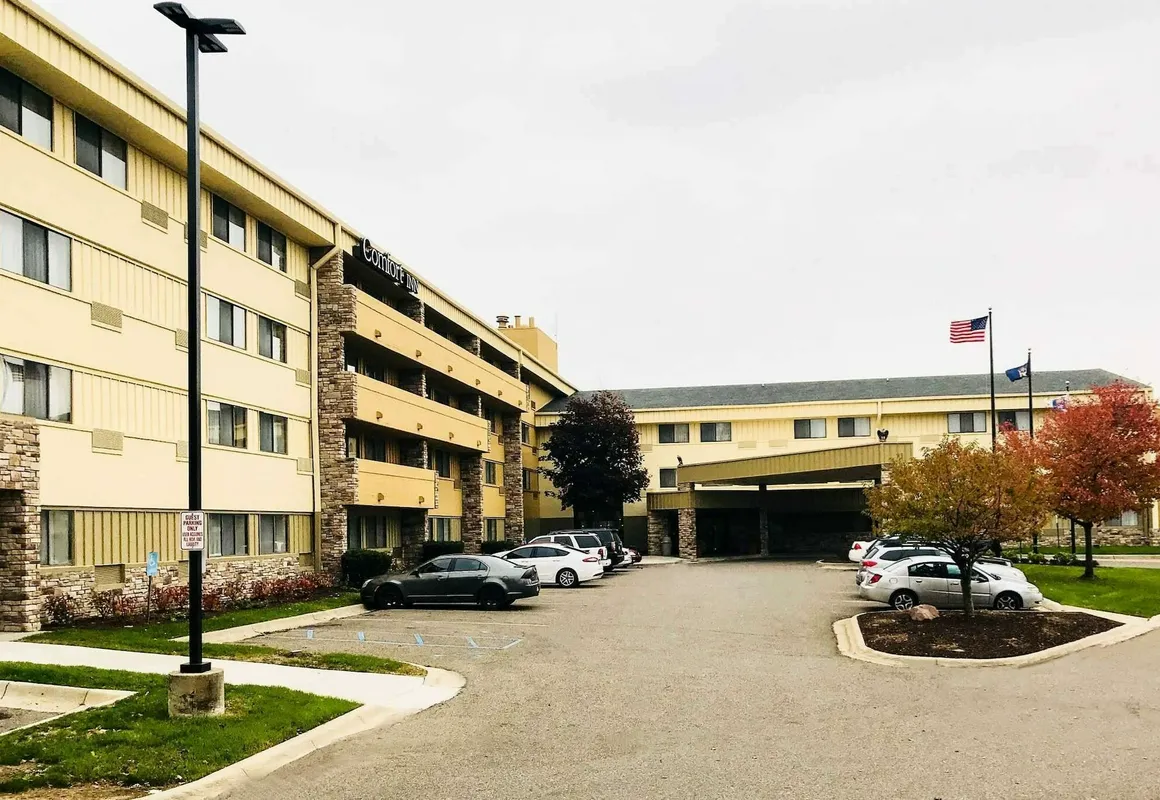 Comfort Inn hotel hero